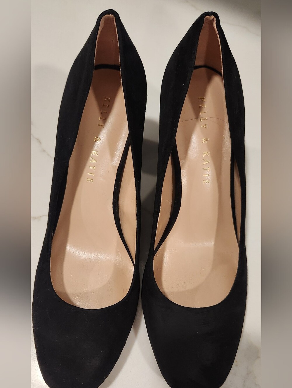 Kelly & Katie Black Faux Suede Round Toe Block Heel Pumps - Size 7.5